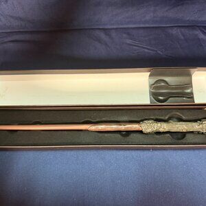 One Harry Potter Universal Studios Wizardry Wand - NEW IN BOX
